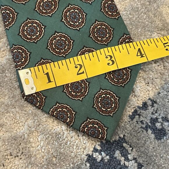 Bert Pulitzer Green Medallion Silk Neck Tie Necktie England 56x4” - Picture 2 of 7